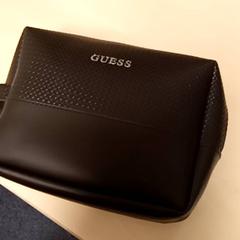 Toaletní taška bag, jak nahlášeno Mövenpick Hotel Amsterdam City Centre pomocí iLost