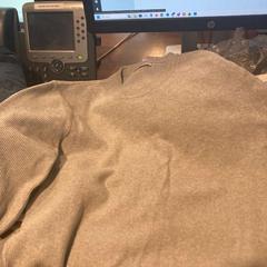 Pullover GREY SWEATER, gemeldet von Leonardo Hotel Amsterdam Rembrandtpark über iLost