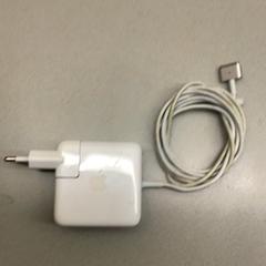 Laptopoplader apple، كما تم الإبلاغ عنه بواسطة HvA Nicolaes Tulphuis & Tania Leonhuis عبر iLost