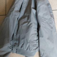 Kleding - Jas Grijs, gemeldet von Centraal magazijn über iLost