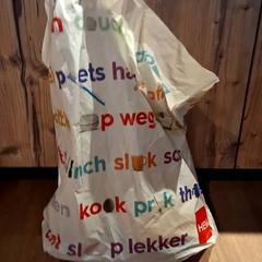 가방 Met kleding, iLost를 사용하여 Familiepark Drievliet에 보고됨