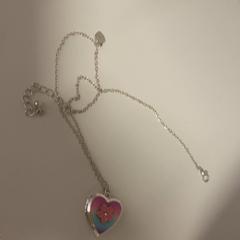 Ketting Zilver met een hartje, zoals gemeld door IKEA Utrecht met iLost