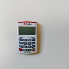 Lector de tarxetas bancarias, segundo informou Centraal magazijn usando iLost