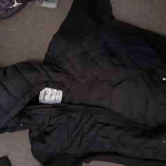 Kleding - Jas zwart, zoals gemeld door Centraal magazijn met iLost