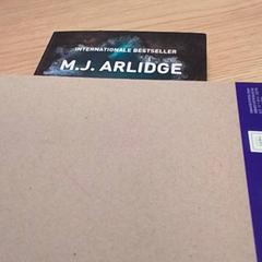 كتاب، كما تم الإبلاغ عنه بواسطة Qbuzz Fryslân عبر iLost