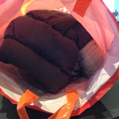 Bag with clothes, come riportato da Van der Valk Hotel Amsterdam Zuidas utilizzando iLost