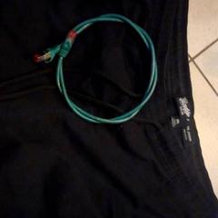 Calças, como reportado por Leonardo Royal Hotel Amsterdam utilizando o iLost