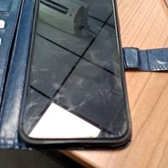 Iphone Zwarte iphone in blauw hoesje, gisa salatu by Transdev Hoeksche Waard Goeree Overflakkee iLost erabiliz