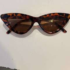 サングラス がiLostで Pathé Rembrandt Utrecht によって報告されました