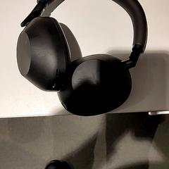 Słuchawki Sony, zgłoszono przez Bibliotheek Neude (Utrecht) przy użyciu iLost