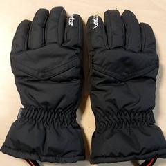 Kleding - Handschoenen zwart، كما تم الإبلاغ عنه بواسطة Centraal magazijn عبر iLost