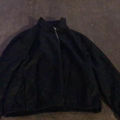 السترة Zwart، كما تم الإبلاغ عنه بواسطة De Heeren van Aemstel عبر iLost