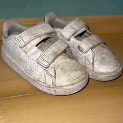 İLost kullanarak Familie Resort Molenwaard tarafından bildirildiği gibi Spor ayakkabı