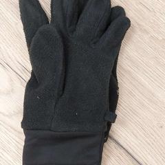 Ropa - Handschoenen, ha sido reportado por Regio Antwerpen - Brussel con iLost