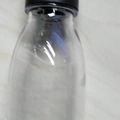 Botila, gisa salatu by IKEA Gent iLost erabiliz