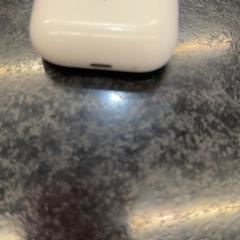 Zatyczki do uszu, zgłoszono przez Rotterdam The Hague Airport przy użyciu iLost