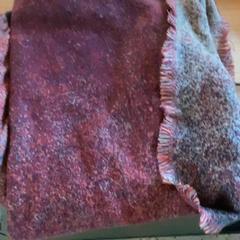 Scarf Purple, rapporterat av MEININGER Hotel Köln West med iLost