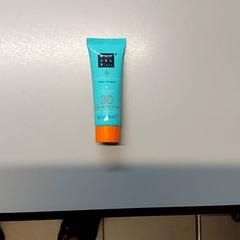 様々な - Gezichts creme がiLostで Centraal magazijn によって報告されました