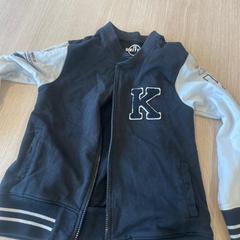 السترة، كما تم الإبلاغ عنه بواسطة Van Heugten Tours عبر iLost