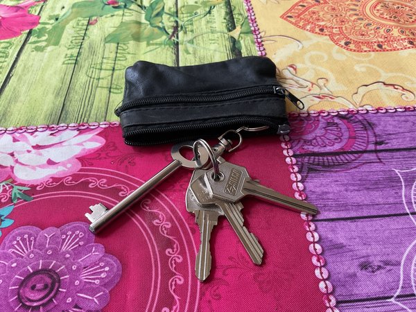 Key case with keys Zwartzacht leren rits hoesje met 4 sleutels