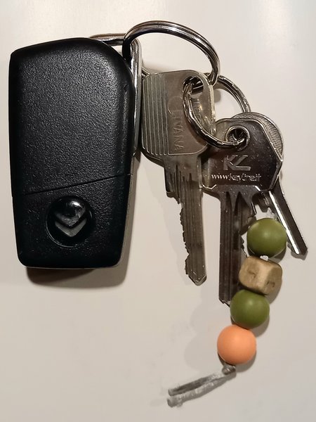 Sleutels O.a. Citroën autosleutel, huissleutels en hangertje
