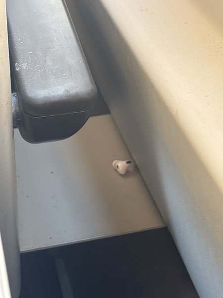 Airpod White, right AirPod 